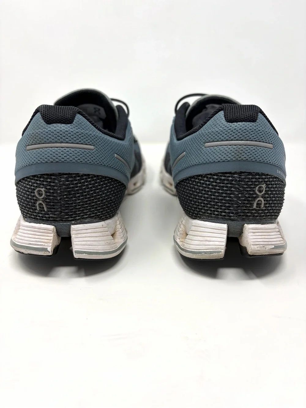 On Cloud Women’s Tide Magnet Running Shoes 9